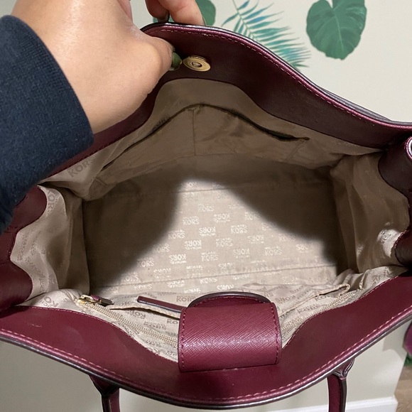 Michael Kors Large Hamilton Traveler Bag - Picture 4 of 5